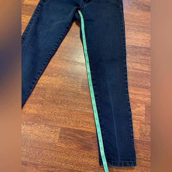 Dark Wash Cropped Skinny Jeans - Picture 6 of 8